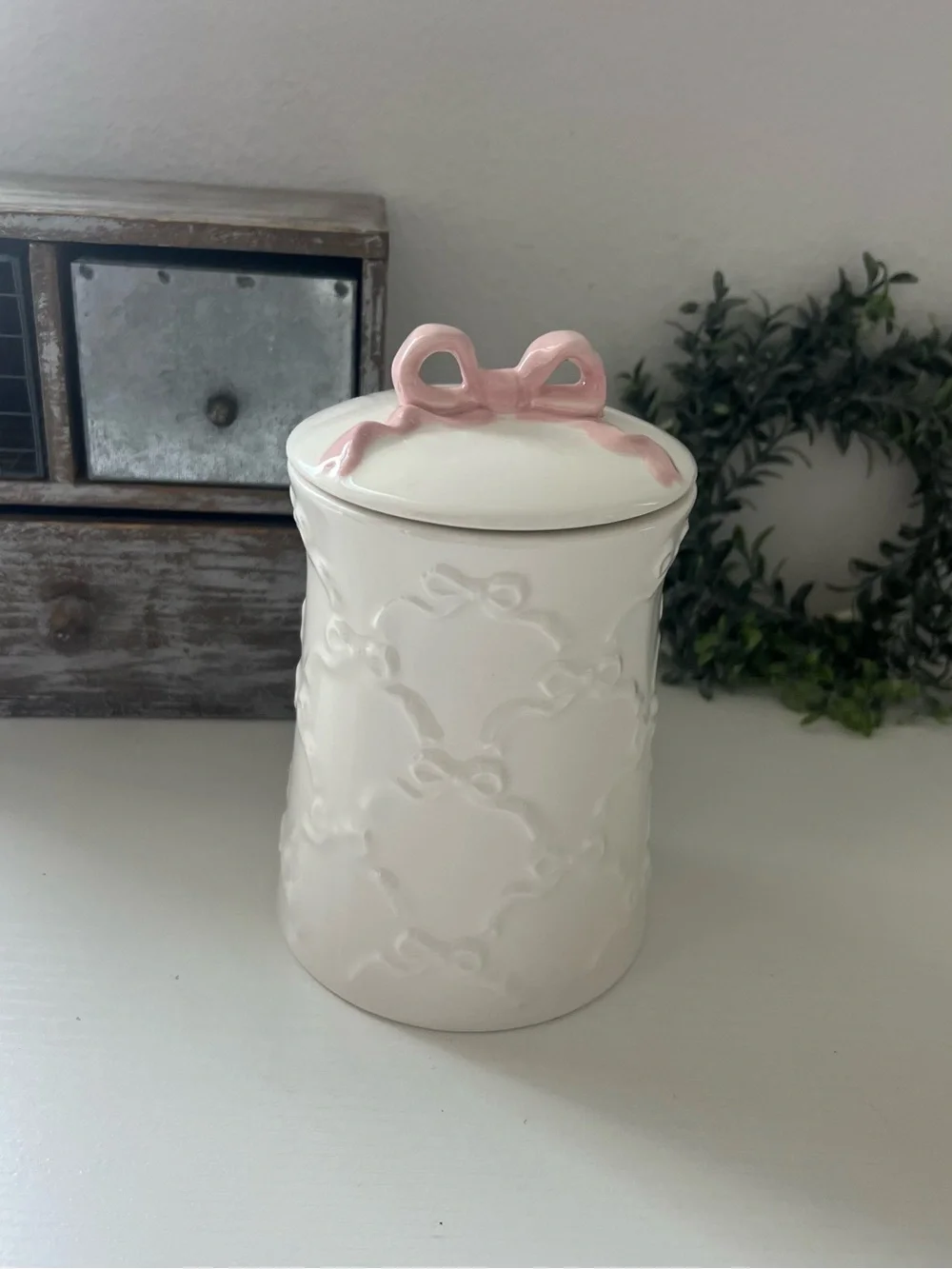New Small Pink Bow Embossed Ceramic Canister